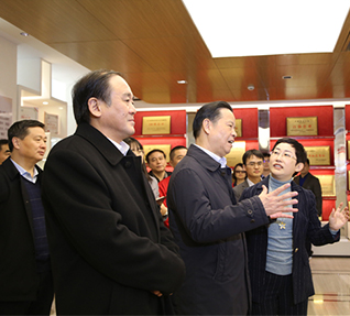 安徽省政協(xié)主席張昌爾、合肥市政協(xié)主席韓冰等領(lǐng)導(dǎo)一行蒞臨洽洽參觀考察